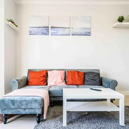 Apartment Beautiful Flat With Free Parking *