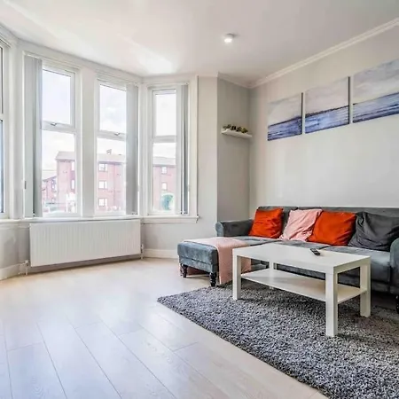 Beautiful Flat With Free Parking Apartment Birmingham
